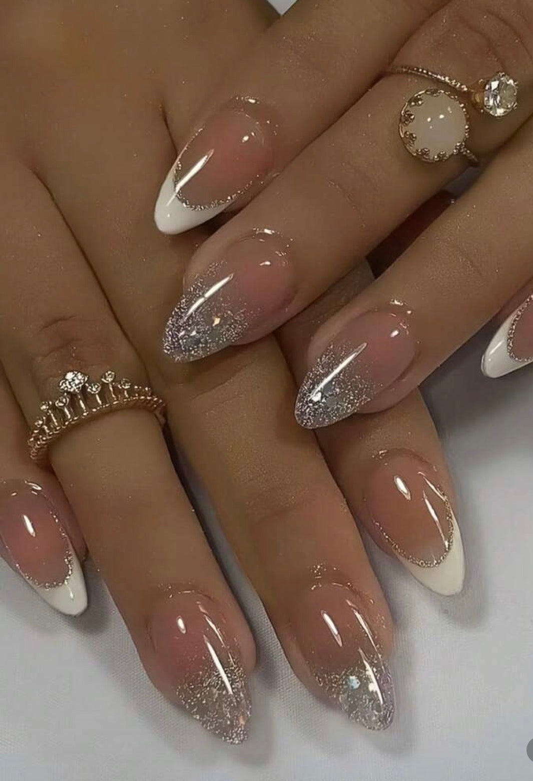 24 Pcs Almond Shape Silver & White French Tip Press-On Nails