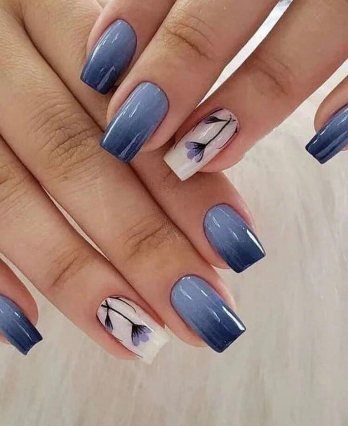 24 Pcs Blue Gradient Floral Press-On Nails – Medium Square