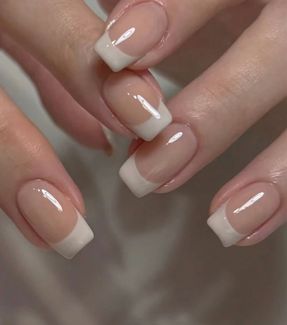 24 Pcs Classic French tip press-on nails