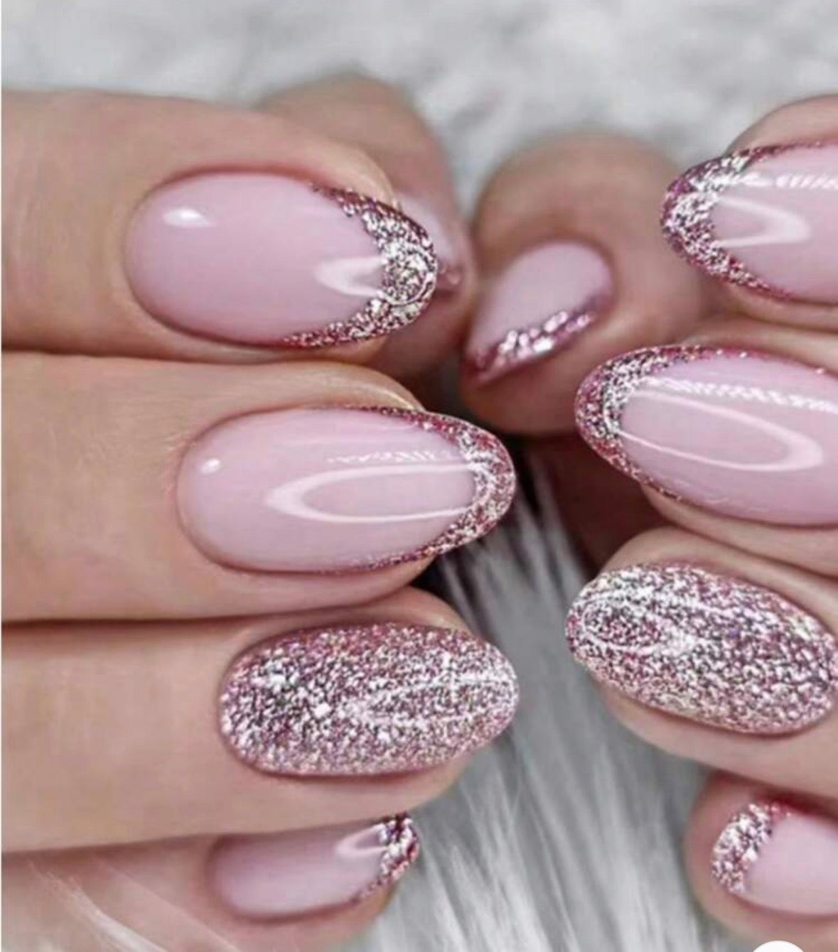 24 Pcs Small Almond Pink & Glitter Press-On Nails