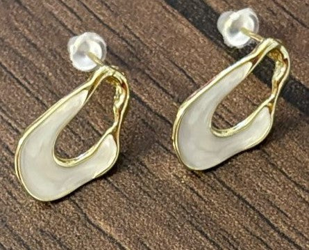 Vintage White Abstract Stud Earrings