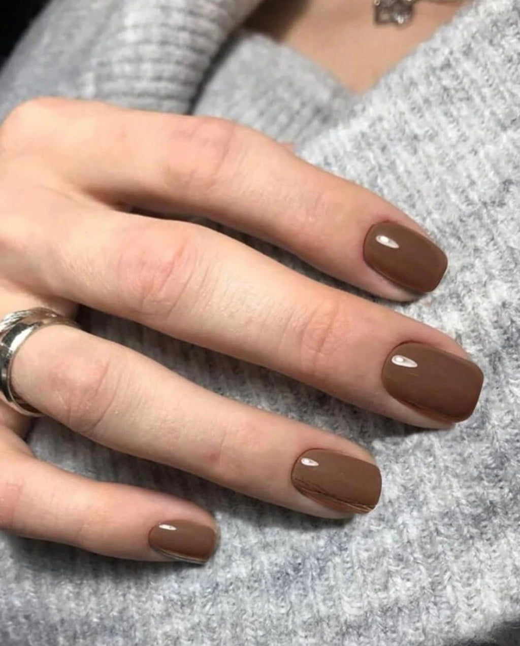 Chocolate Brown Glossy Press-On Nails – Short Square Shape