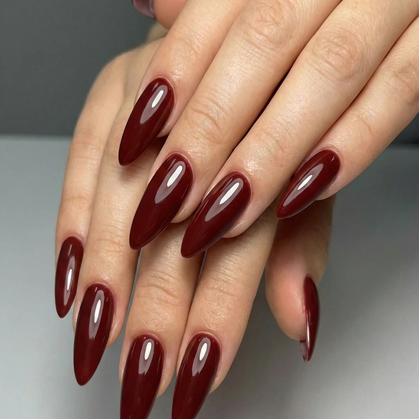 24 Pcs Almond Shape Burgundy Nails